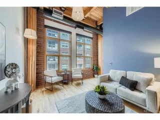 Photo #4: 4486718 Listing 