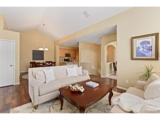 Photo #4: 4487631 Listing