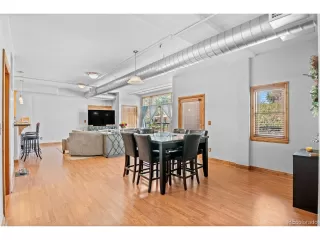 Photo #3: 4489299 Listing