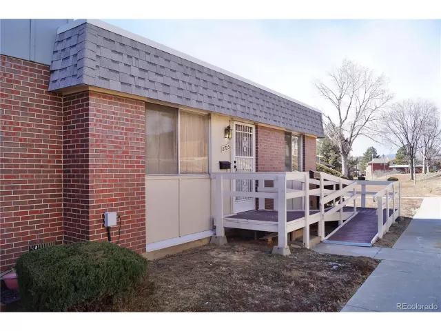 MLS: 4490051 Condo For Sale