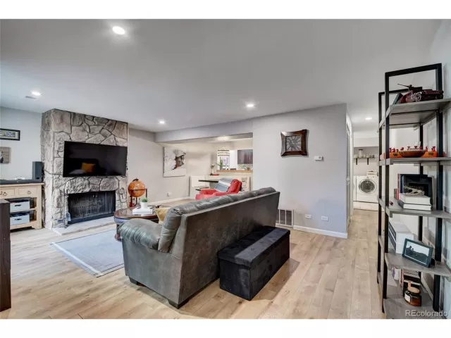 MLS: 4491068 Condo For Sale