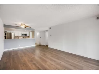 Photo #6: 4491707 Listing