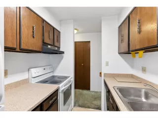 Photo #6: 4491881 Listing