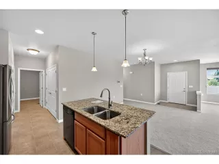 Photo #4: 4494781 Listing