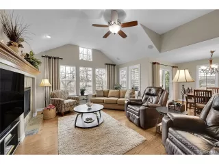 Photo #3: 4497750 Listing