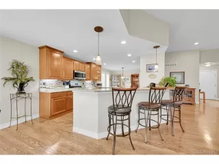 Photo #6: 4497750 Listing