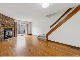 Photo #4: 4497792 Listing