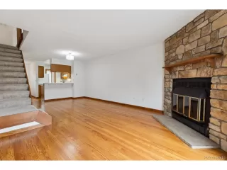 Photo #5: 4497792 Listing