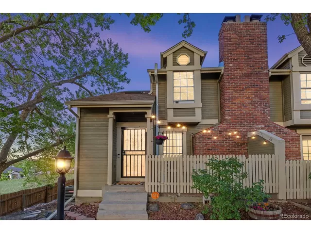 MLS: 4498128 Condo For Sale