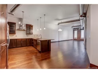 Photo #5: 4498350 Listing