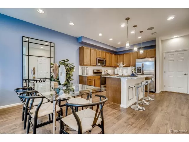 MLS: 4498439 Condo For Sale