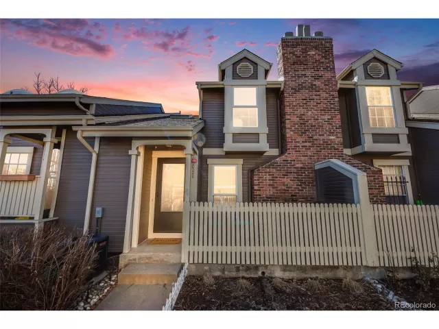 MLS: 4500873 Condo For Sale