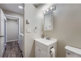 Photo #5: 4500877 Listing