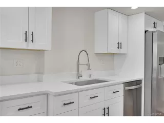 Photo #5: 4502417 Listing