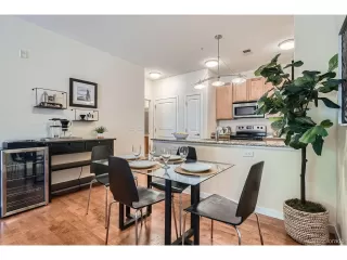 Photo #5: 4503353 Listing