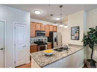 Photo #6: 4503353 Listing