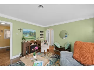 Photo #4: 4505945 Listing