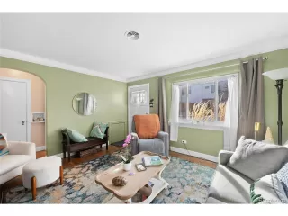 Photo #5: 4505945 Listing