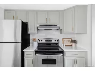 Photo #6: 4512411 Listing