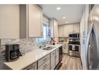 Photo #6: 4515230 Listing