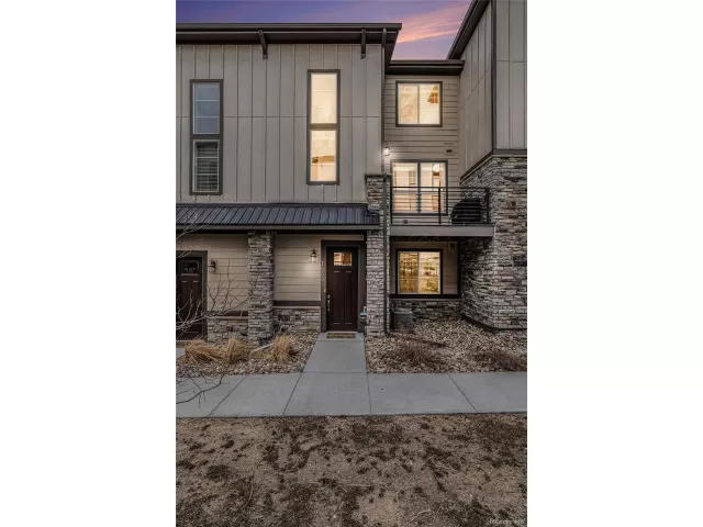 MLS: 4515815 Condo For Sale