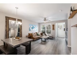 Photo #6: 4515815 Listing