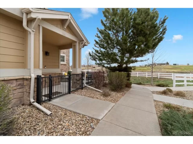 MLS: 4516415 Condo For Sale