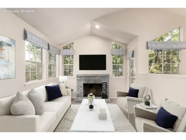 MLS: 4516713 Condo For Sale