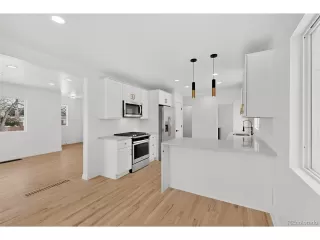 Photo #2: 4518448 Listing 