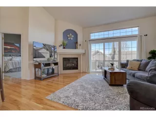 Photo #6: 4520402 Listing 