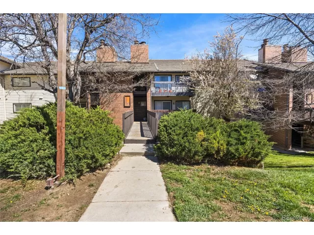 MLS: 4521112 Condo For Sale