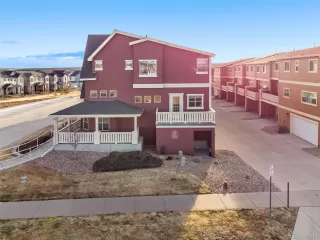 Photo #5: 4521552 Listing