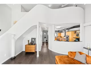 Photo #6: 4521744 Listing