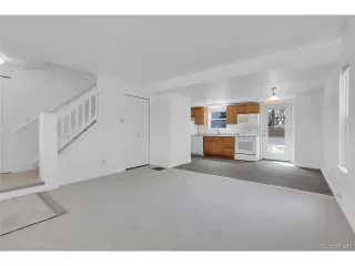 Photo #3: 4522593 Listing