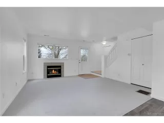 Photo #6: 4522593 Listing