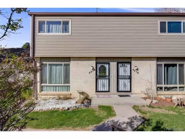 MLS: 4523727 Condo For Sale