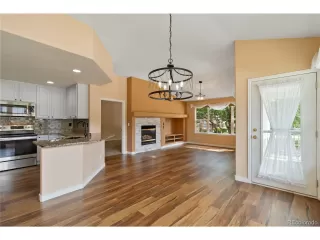 Photo #5: 4524450 Listing