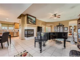 Photo #5: 4526516 Listing