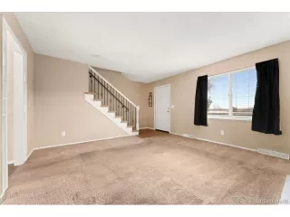 Photo #3: 4526557 Listing