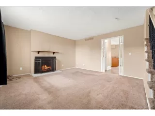 Photo #4: 4526557 Listing