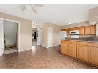 Photo #6: 4526557 Listing