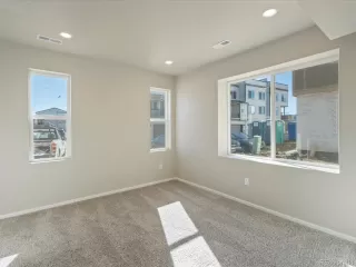 Photo #6: 4527320 Listing