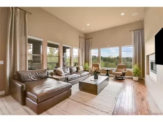 Photo #2: 4528347 Listing 