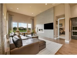 Photo #5: 4528347 Listing 