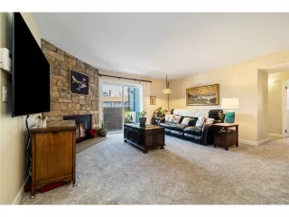 Photo #4: 4528356 Listing 