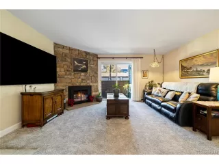 Photo #5: 4528356 Listing 