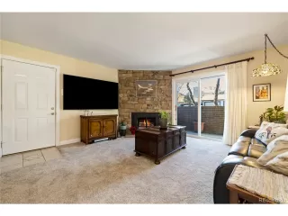 Photo #6: 4528356 Listing 