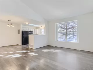 Photo #2: 4530442 Listing