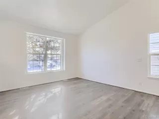 Photo #4: 4530442 Listing