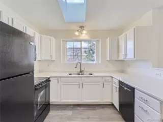 Photo #6: 4530442 Listing